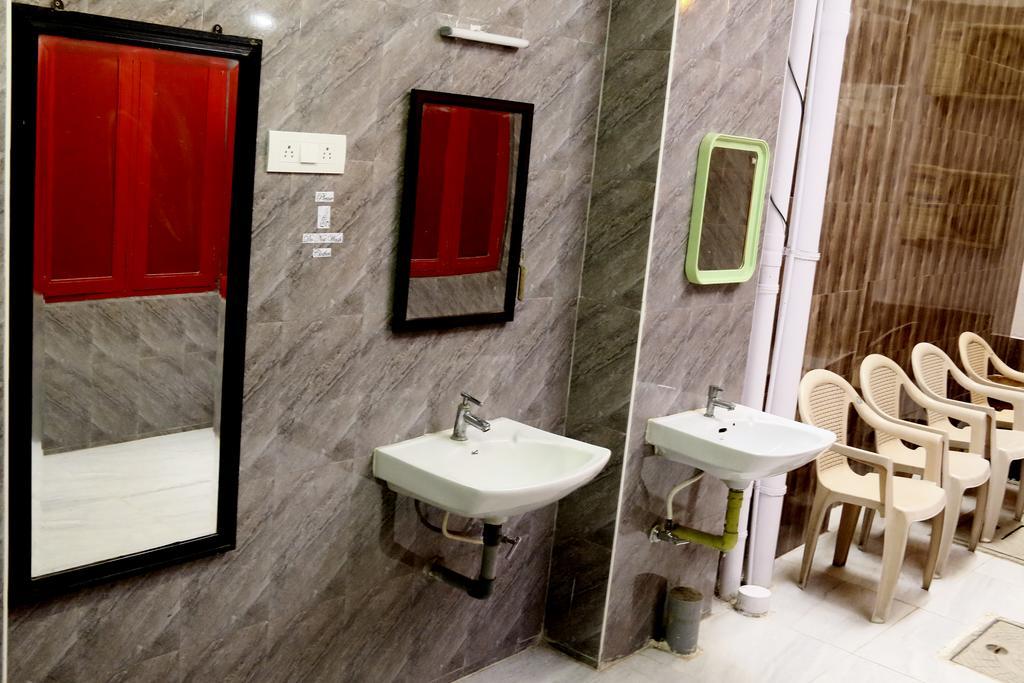 Red Lollipop Hostel Chennai Exterior photo