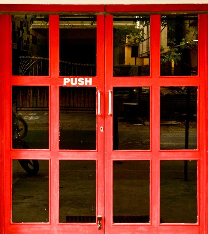 Red Lollipop Hostel Chennai Exterior photo